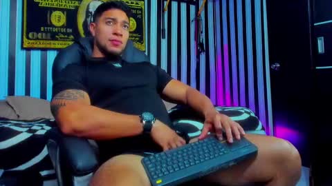 Snapshot of dixon_ray_ chatting on December 24, 2024, 2:21 am Dixon online show from December 24, 2024, 2:21 am