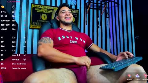 Snapshot of dixon_ray_ chatting on February 12, 2025, 12:37 am Dixon online show from February 12, 2025, 12:37 am