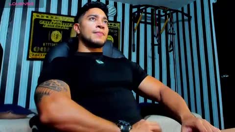 Snapshot of dixon_ray_ chatting on February 23, 2025, 11:04 pm Dixon online show from February 23, 2025, 11:04 pm