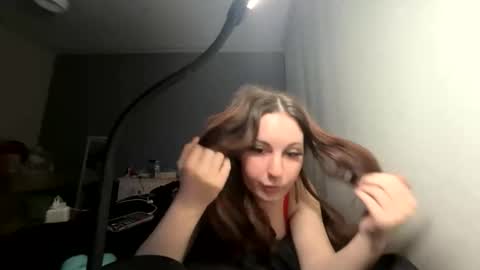 dizzydollyy online show from May 13, 2026, 2:25 pm