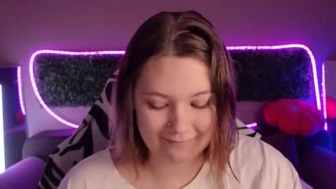 Jenia online show from November 9, 2025, 2:32 am