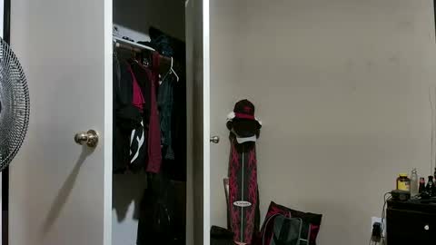 Snapshot of djforeskin chatting on September 23, 2025, 1:52 am DJ online show from September 23, 2025, 1:52 am