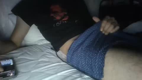 djull100 online show from November 18, 2025, 6:40 am