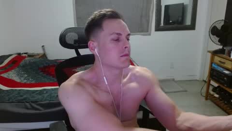 Snapshot of dmoney212 chatting on April 9, 2026, 6:13 am dmoney212 online show from April 9, 2026, 6:13 am