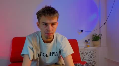Snapshot of dobrovoritel chatting on April 22, 2026, 8:39 am Robert online show from April 22, 2026, 8:39 am