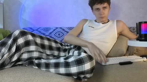 Snapshot of doedeeer chatting on December 28, 2024, 3:37 pm Alex online show from December 28, 2024, 3:37 pm