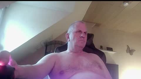 Snapshot of doggy2629 chatting on January 12, 2026, 2:33 pm doggy2629 online show from January 12, 2026, 2:33 pm