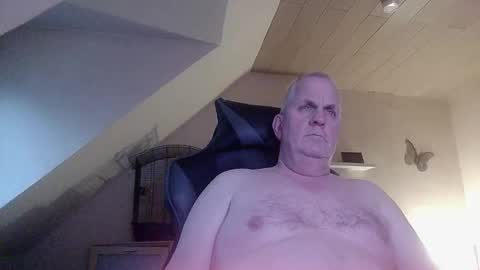 Snapshot of doggy2629 chatting on February 6, 2026, 4:32 pm doggy2629 online show from February 6, 2026, 4:32 pm