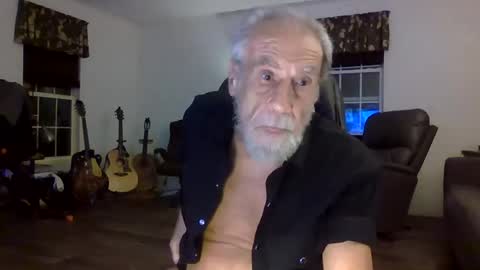 Snapshot of dogluc7 chatting on February 20, 2026, 6:26 am dogluc7 online show from February 20, 2026, 6:26 am