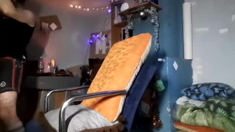 dogwithamohawk online show from January 4, 2025, 12:49 pm