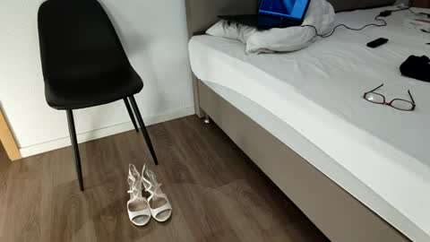 Snapshot of doit4thefun87 chatting on April 8, 2026, 8:09 pm doit4thefun87 online show from April 8, 2026, 8:09 pm