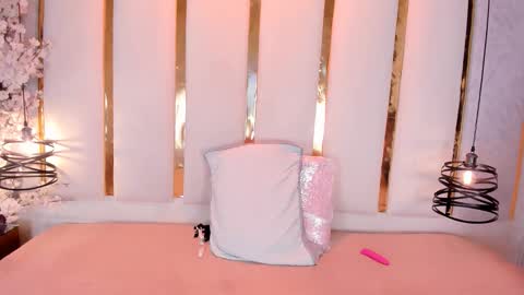    online show from December 19, 2025, 2:35 pm