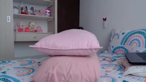 Snapshot of dolcevainin chatting on January 11, 2026, 5:18 pm Dolcevainin online show from January 11, 2026, 5:18 pm