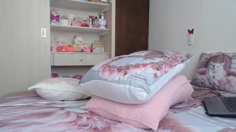 Snapshot of dolcevainin chatting on February 11, 2026, 3:06 pm Dolcevainin online show from February 11, 2026, 3:06 pm