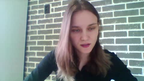 Snapshot of dolcezza_ chatting on April 7, 2026, 11:21 am dolcezza_ online show from April 7, 2026, 11:21 am