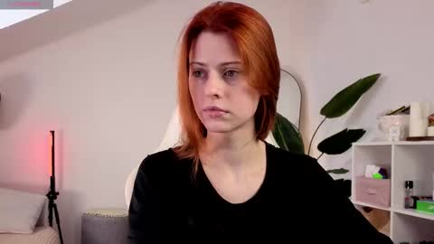 Your doll Lesli online show from September 19, 2025, 6:26 am