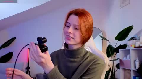 Your doll Lesli online show from November 24, 2025, 8:36 am