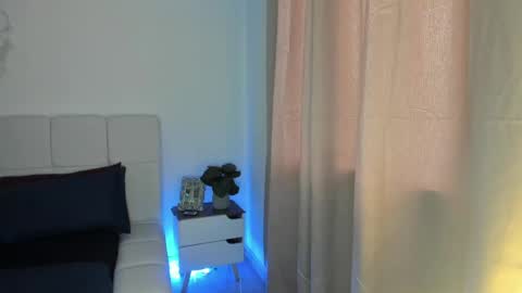 doll_oriana online show from April 23, 2026, 9:50 pm