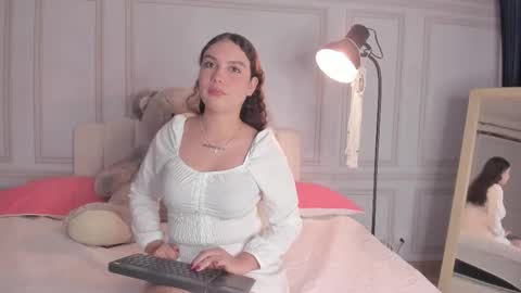 Snapshot of doll_valeria_ chatting on November 24, 2025, 11:32 am doll_valeria_ online show from November 24, 2025, 11:32 am