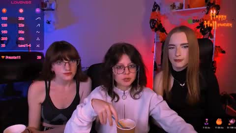 Snapshot of doll_vey chatting on November 2, 2025, 8:00 pm doll_vey online show from November 2, 2025, 8:00 pm