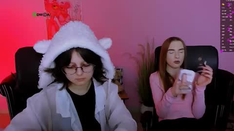 Snapshot of doll_vey chatting on December 1, 2025, 8:47 pm doll_vey online show from December 1, 2025, 8:47 pm