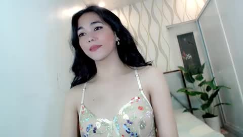 Make me Happy online show from October 21, 2025, 6:08 pm