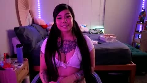 DOLLLFACE online show from February 19, 2025, 11:06 am