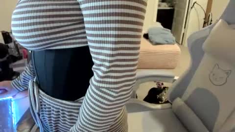 DOLLLFACE online show from March 13, 2026, 2:07 am