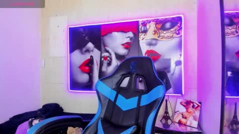 Snapshot of dolly_boob chatting on January 8, 2026, 4:48 am dolly_boob online show from January 8, 2026, 4:48 am