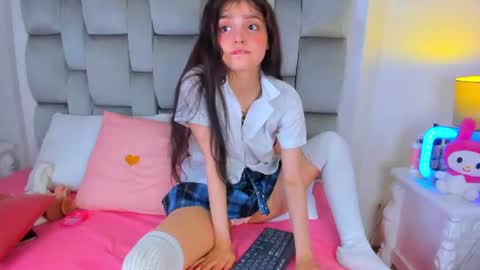 Snapshot of dolly_kitter chatting on June 29, 2026, 11:54 am dolly_kitter online show from June 29, 2026, 11:54 am