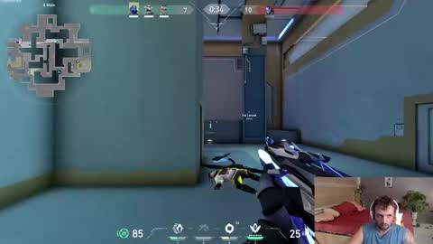 Snapshot of dollybm chatting on September 11, 2025, 2:11 am Phoebe Mike online show from September 11, 2025, 2:11 am