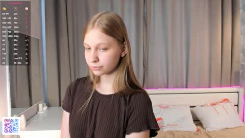 Emilia online show from October 30, 2025, 4:47 am