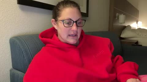 Dolly online show from March 11, 2025, 1:56 pm