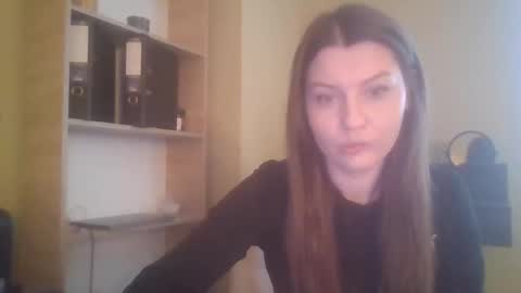 DollyRoma online show from November 12, 2025, 8:37 am