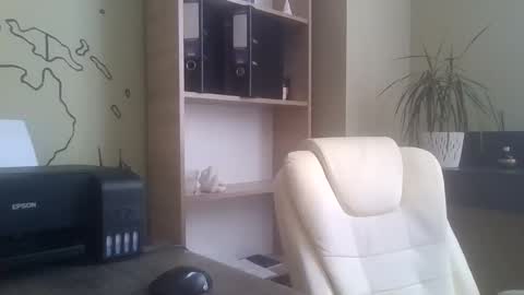 DollyRoma online show from November 24, 2025, 9:53 am