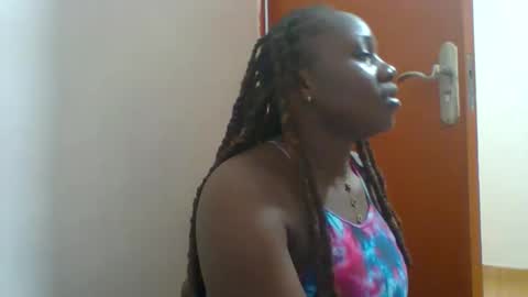 dollyvee online show from March 26, 2026, 5:51 pm