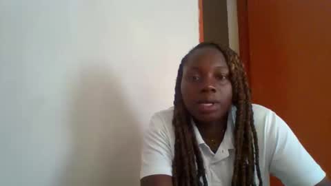 dollyvee online show from April 21, 2026, 12:44 pm