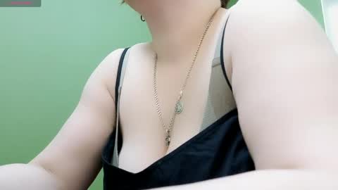 Snapshot of doloressea chatting on May 17, 2026, 5:38 am DoloresSea online show from May 17, 2026, 5:38 am
