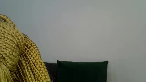 dolsexy online show from April 28, 2026, 7:57 am