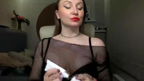 DOM MUMMY online show from February 22, 2025, 5:46 pm