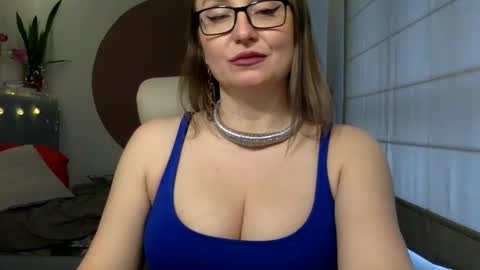 Snapshot of dom_mummy chatting on February 24, 2026, 12:47 pm DOM MUMMY online show from February 24, 2026, 12:47 pm