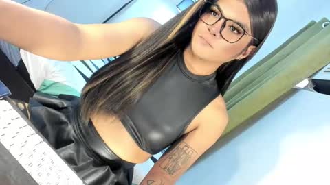 ANGELA online show from October 2, 2025, 4:08 am