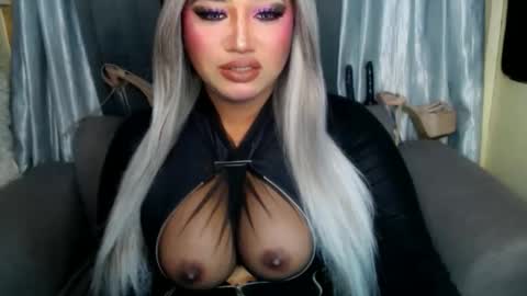 dominant10inchcock online show from November 17, 2025, 9:48 am