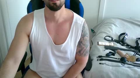 DominatedTitan online show from April 3, 2026, 12:25 pm