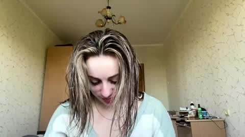 Mia online show from May 1, 2026, 6:18 am