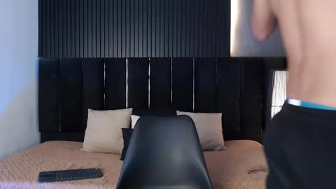 Dominic online show from October 2, 2025, 10:17 pm