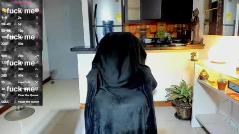 SANTI  independent model online show from September 26, 2025, 2:04 am