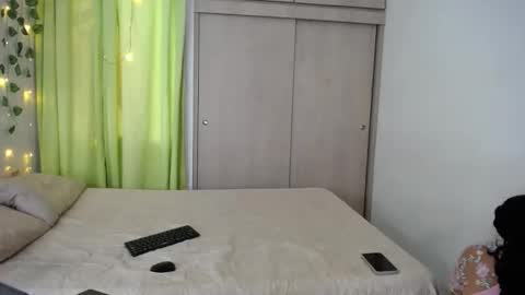 Snapshot of dominic_sofia chatting on May 15, 2026, 12:12 pm dominic_sofia online show from May 15, 2026, 12:12 pm