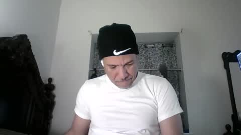 Snapshot of dominicanorico chatting on April 4, 2026, 6:16 pm luis online show from April 4, 2026, 6:16 pm