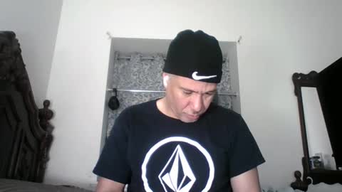 Snapshot of dominicanorico chatting on April 20, 2026, 12:57 am luis online show from April 20, 2026, 12:57 am